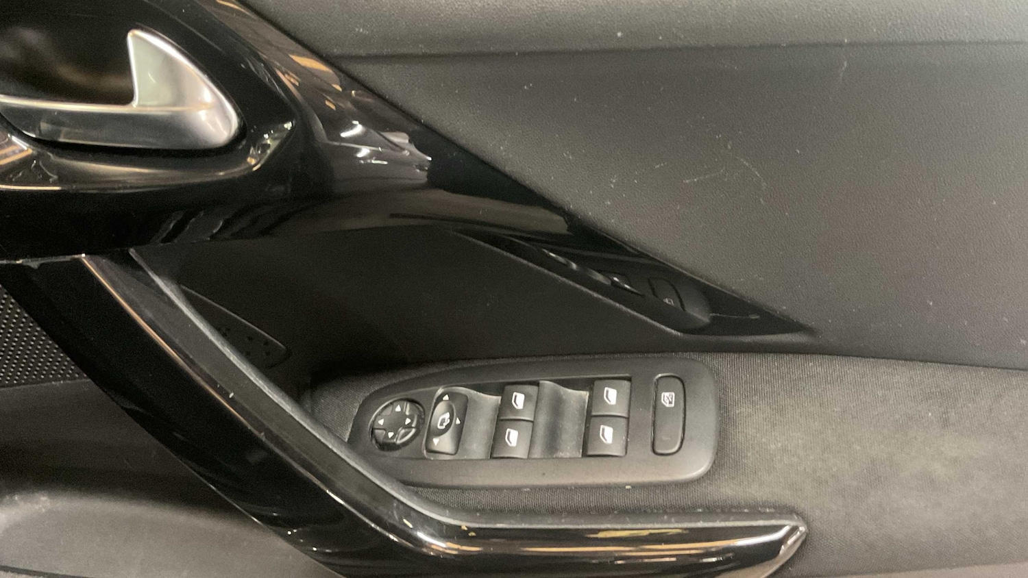 Used Peugeot 2008 2019 for sale - 76373704: Photo 24