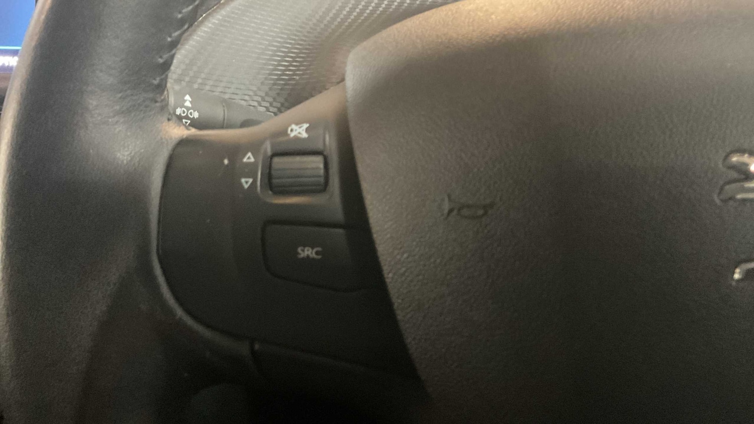 Used Peugeot 2008 2019 for sale - 76373704: Photo 34