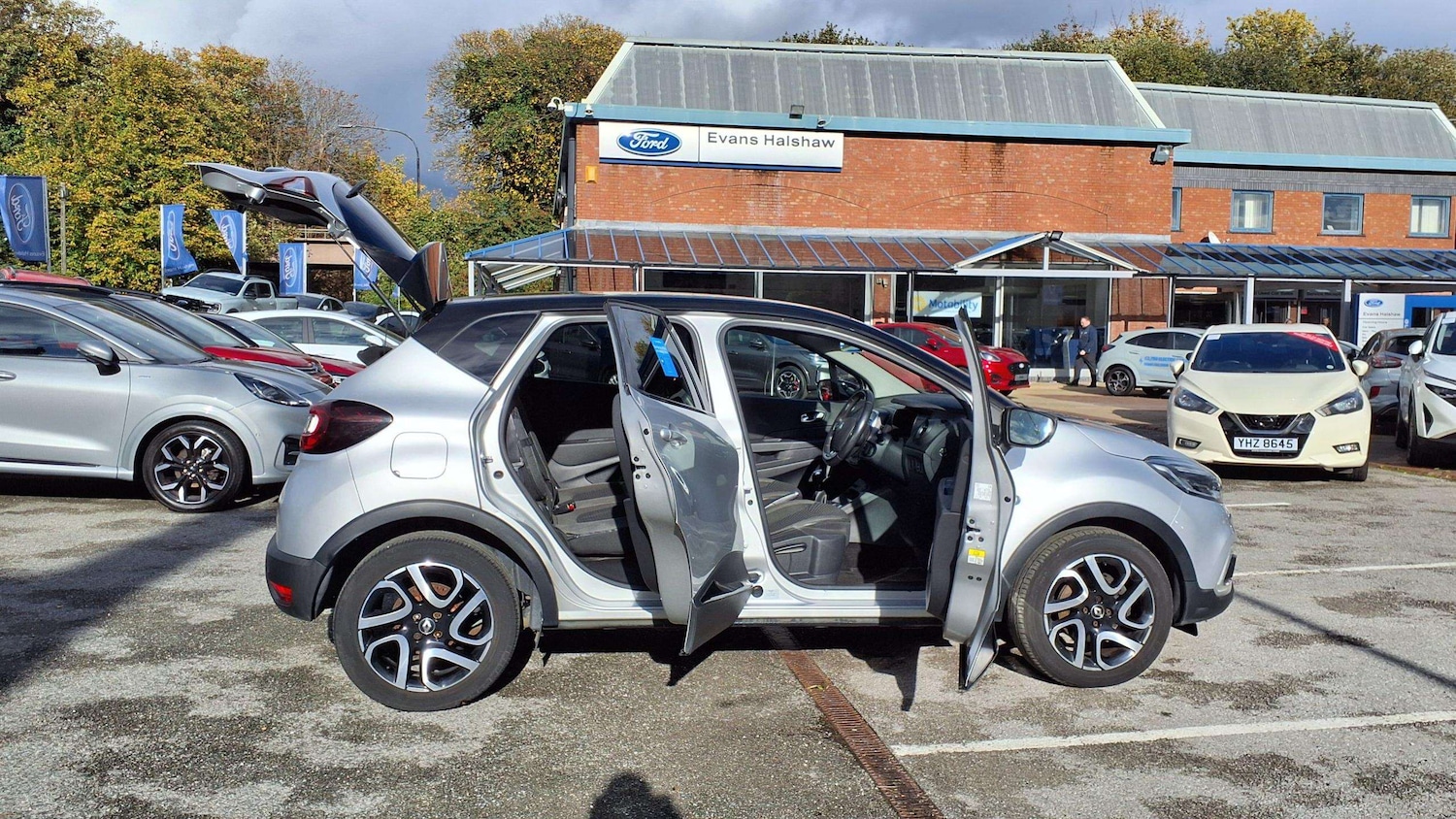 Used Renault Captur 2018 for sale - 76501895: Photo 10