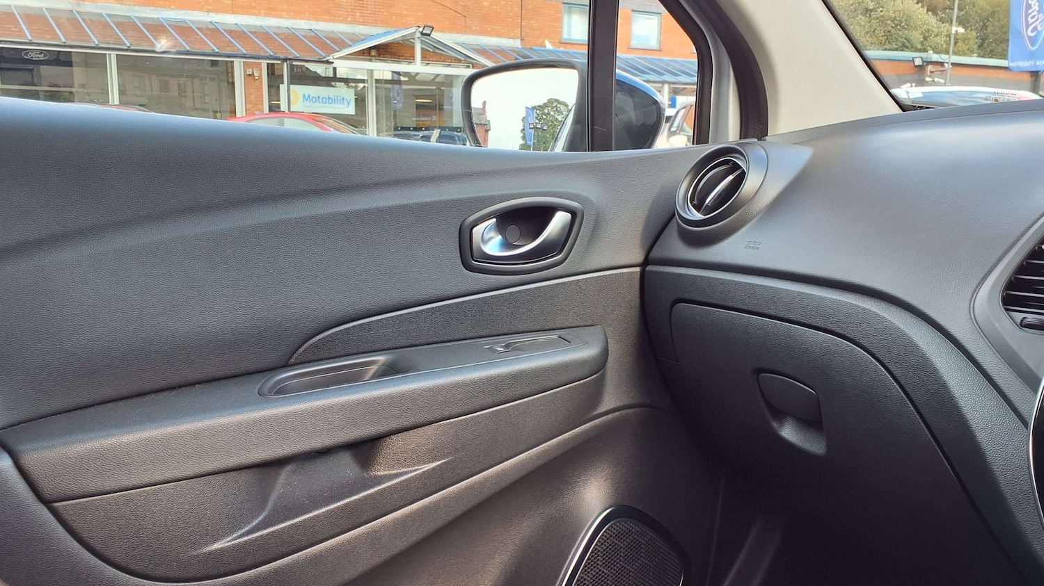 Used Renault Captur 2018 for sale - 76501895: Photo 33