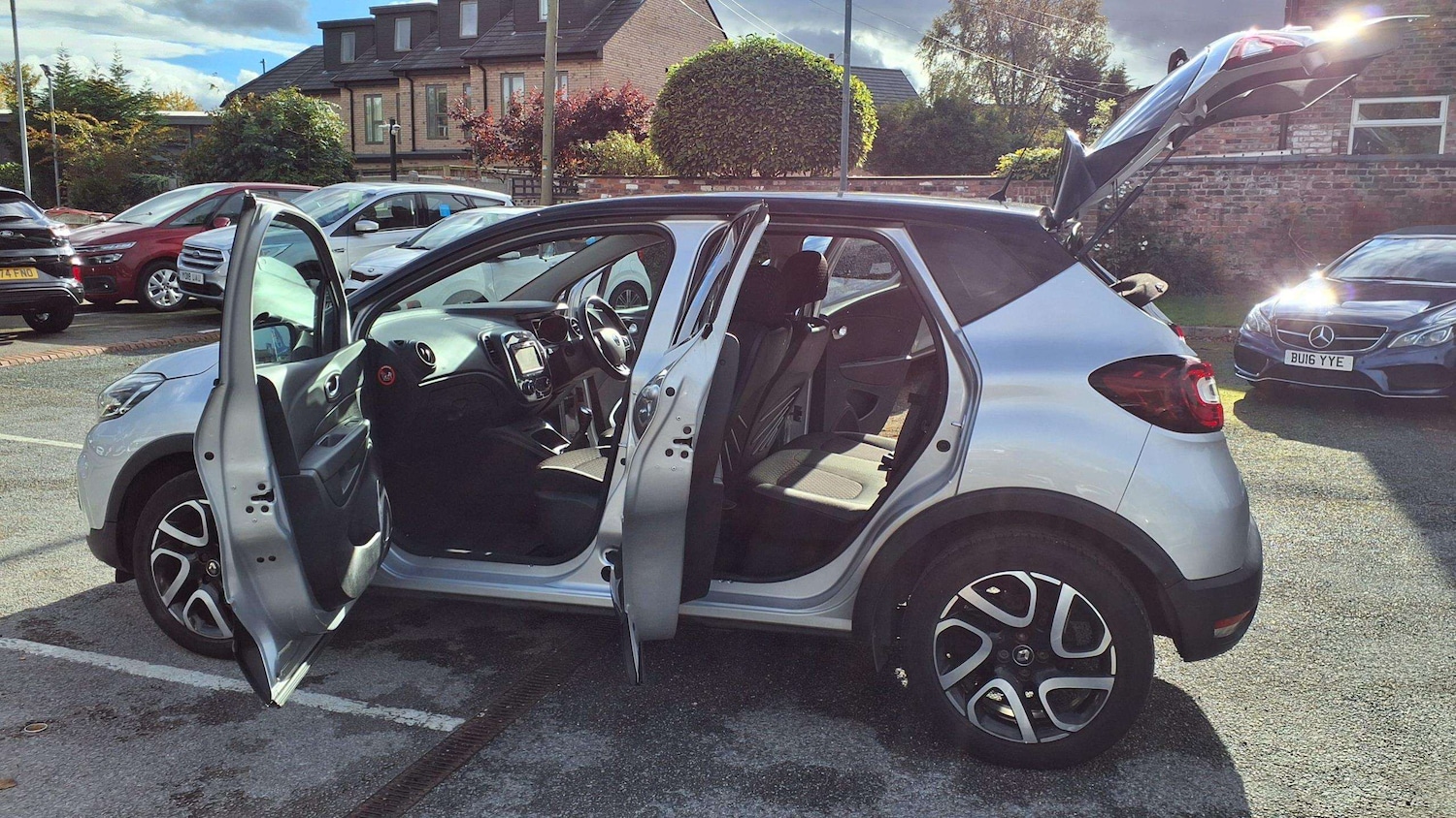 Used Renault Captur 2018 for sale - 76501895: Photo 9