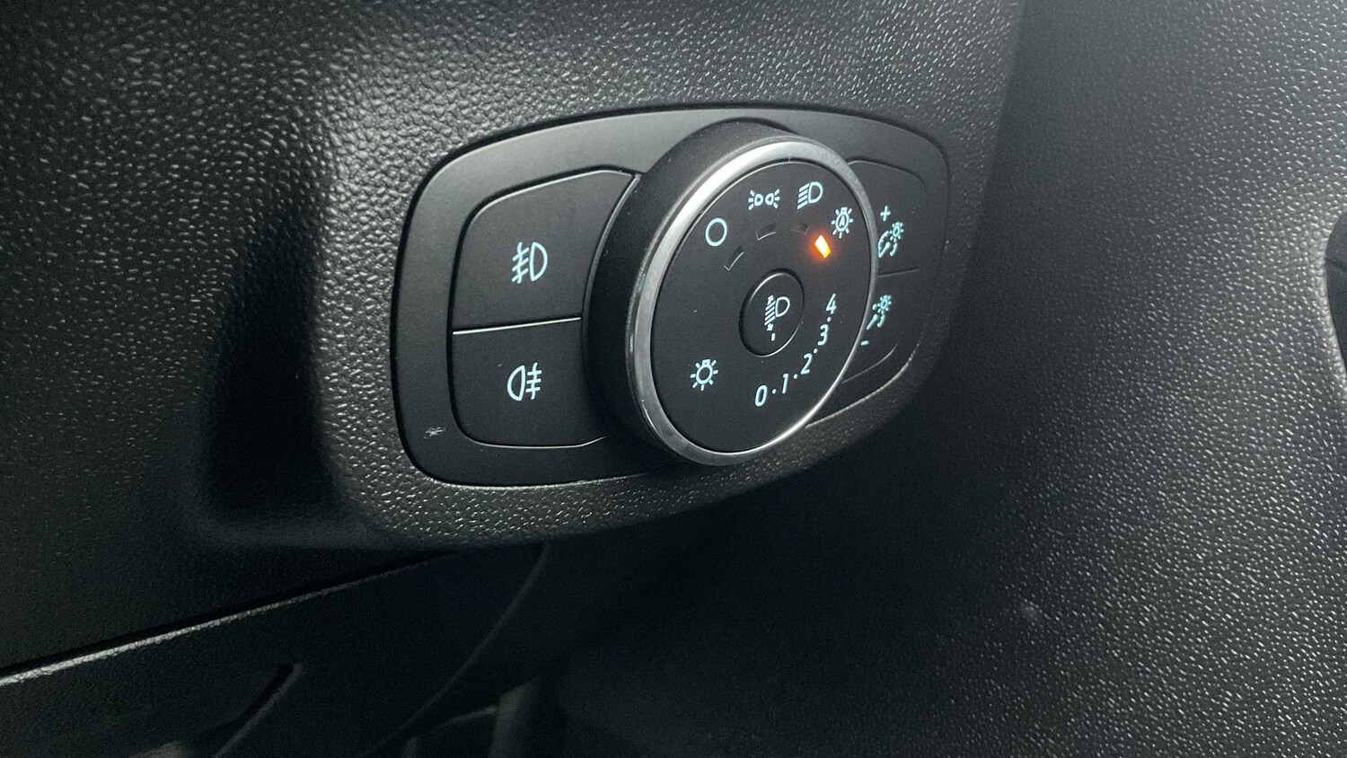 Used Ford Fiesta 2019 for sale - 76587576: Photo 17