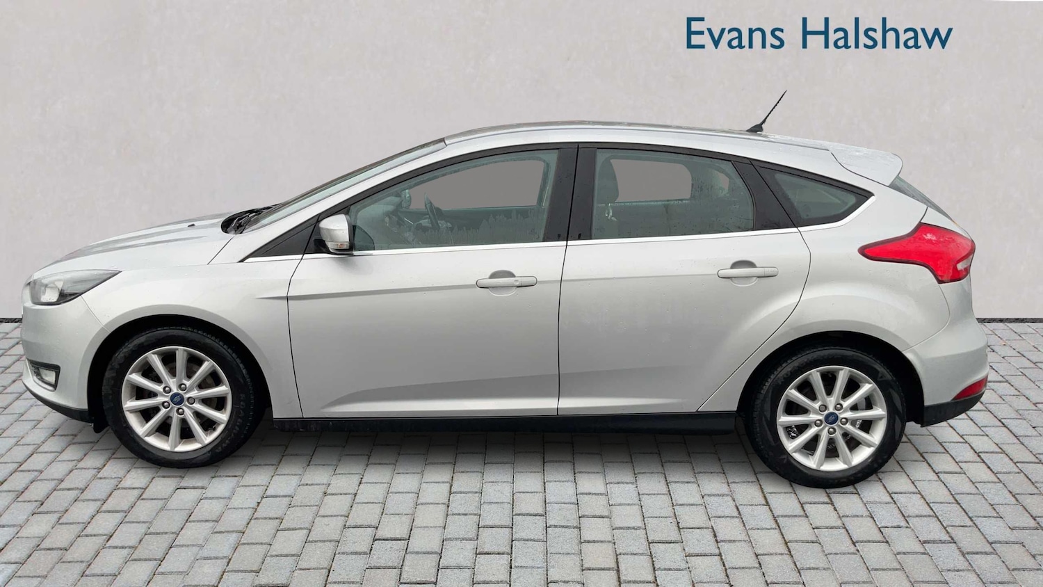 Used Ford Focus 2017 for sale - 77147334: Photo 3