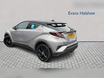 Used Toyota C-HR 2018 for sale - 77914002: Photo