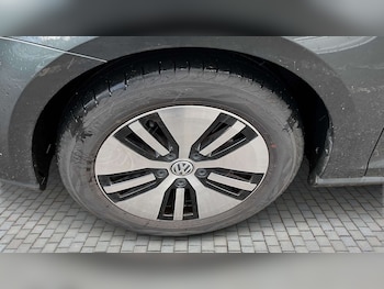Used Volkswagen Golf 2019 for sale - 78591701: Photo