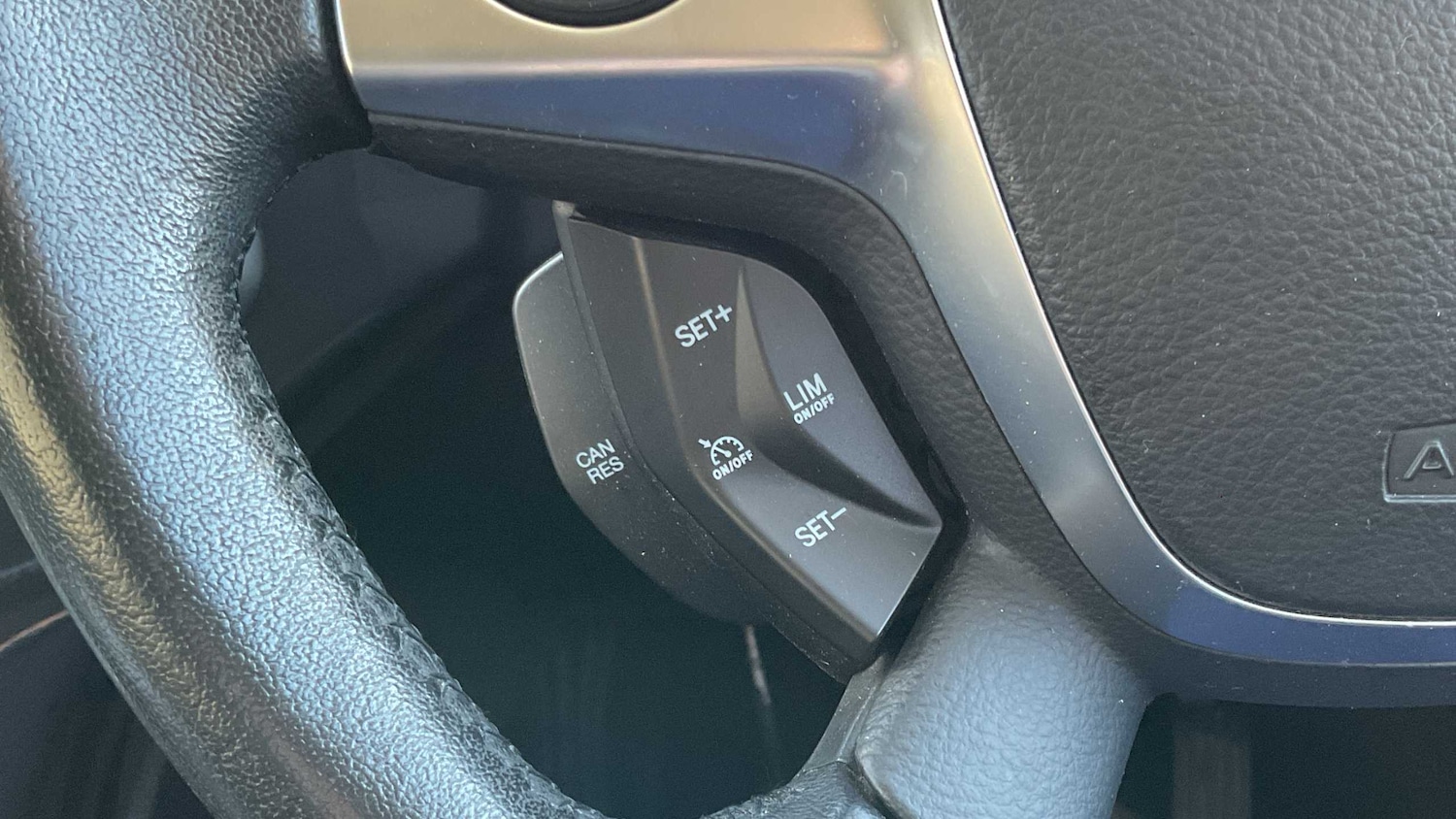 Used Ford Kuga 2015 for sale - 77032208: Photo 18