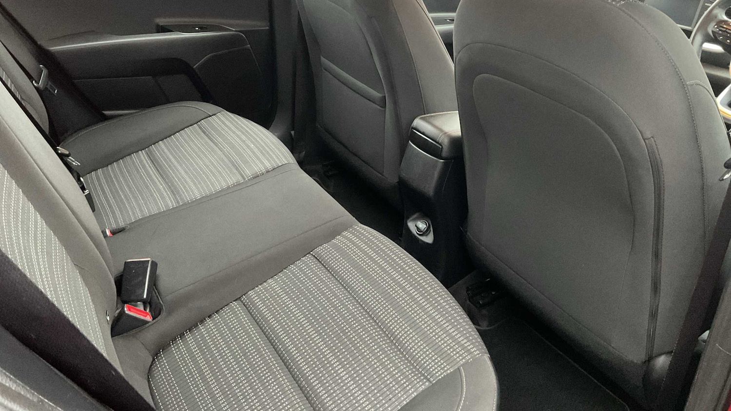 Used Kia Stonic 2018 for sale - 76063206: Photo 11