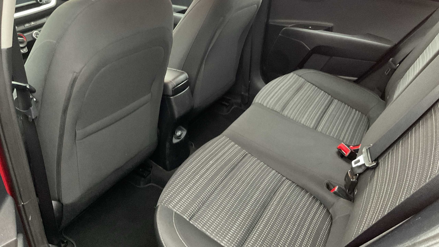 Used Kia Stonic 2018 for sale - 76063206: Photo 12