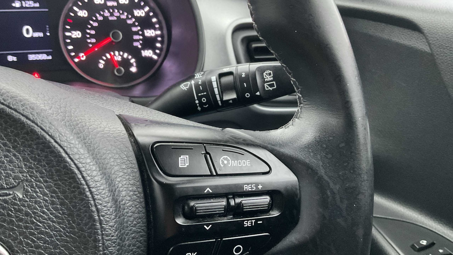 Used Kia Stonic 2018 for sale - 76063206: Photo 15