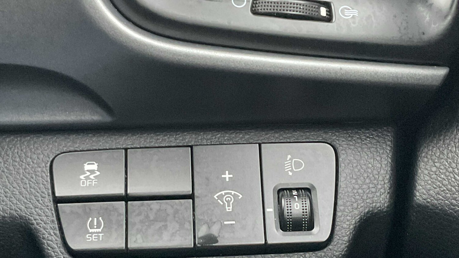 Used Kia Stonic 2018 for sale - 76063206: Photo 17