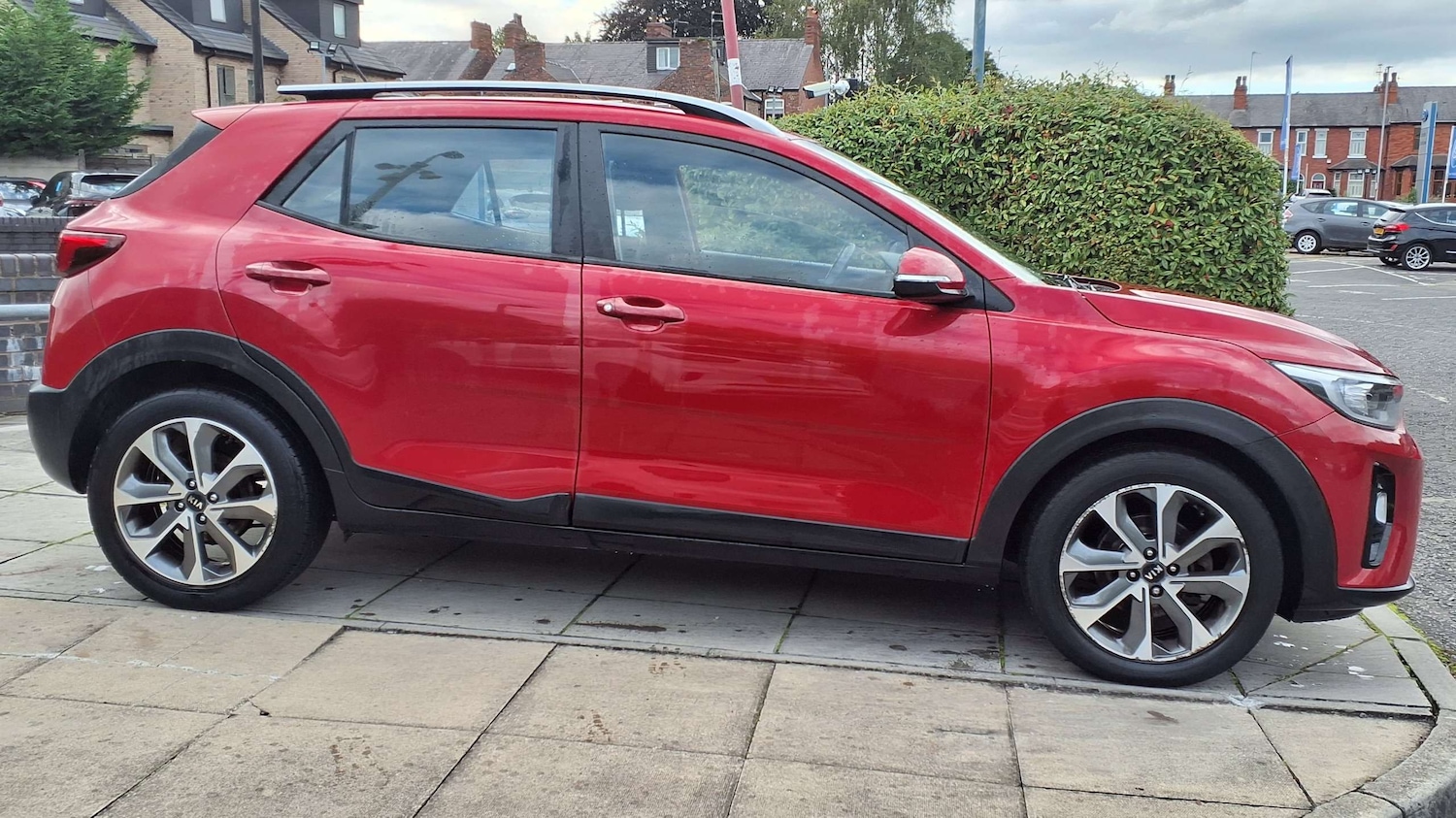 Used Kia Stonic 2018 for sale - 76063206: Photo 2