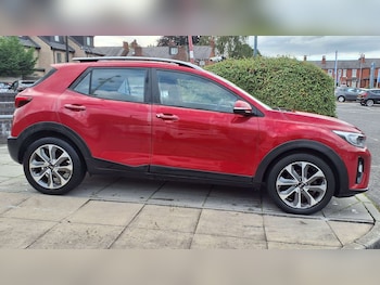 Used Kia Stonic 2018 for sale - 76063206: Photo 2