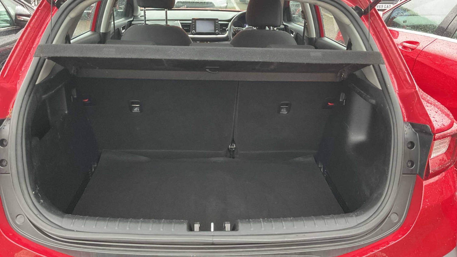 Used Kia Stonic 2018 for sale - 76063206: Photo 4