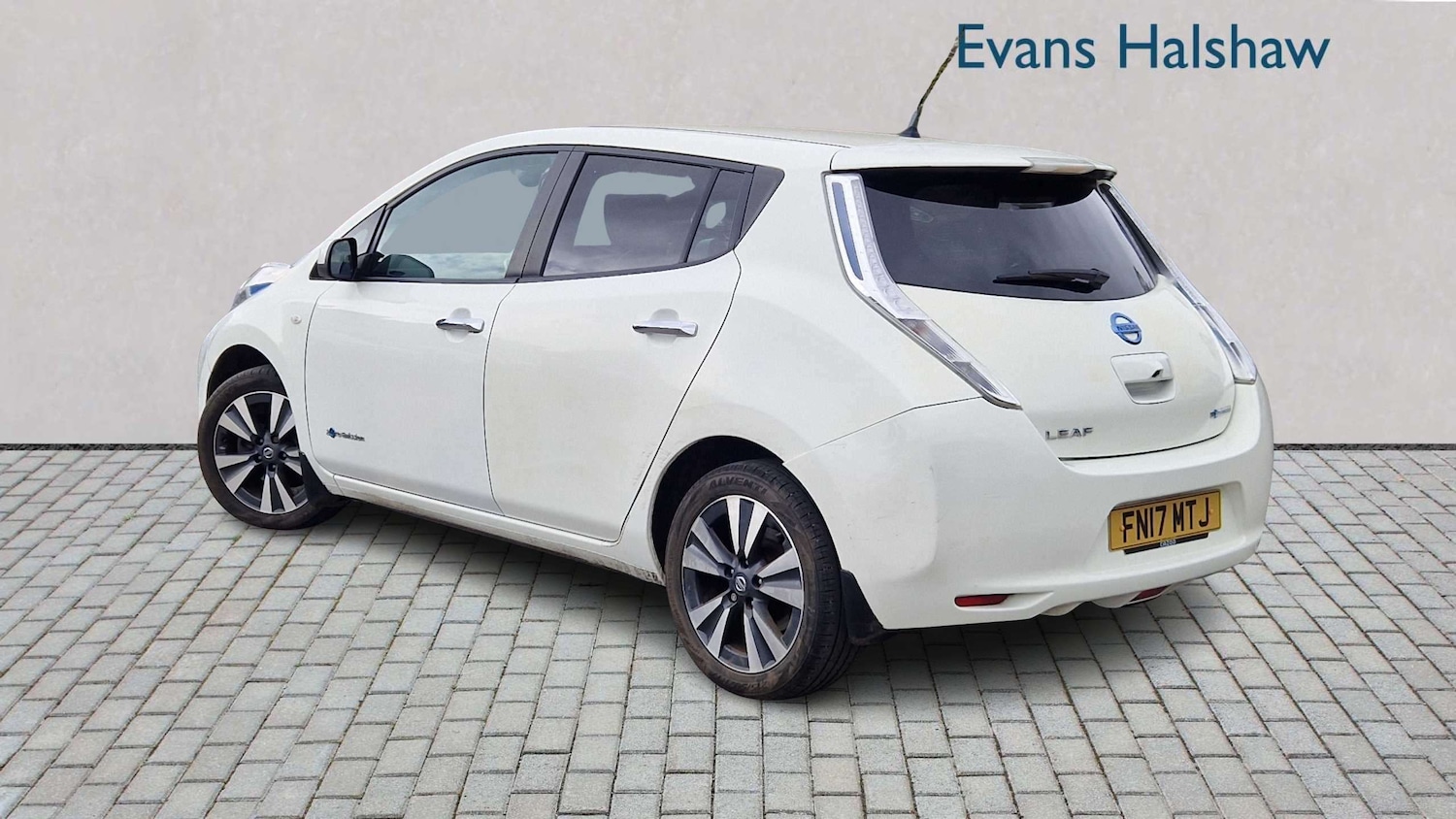 Used Nissan Leaf 2017 for sale - 78037710: Photo 2