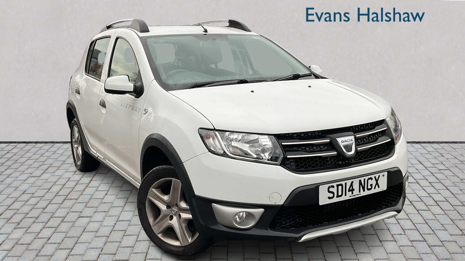 Used Dacia Sandero Stepway 2014 for sale - 76774131: Photo 1