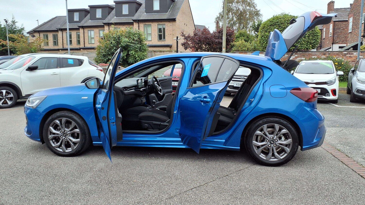 Used Ford Focus 2023 for sale - 75944469: Photo 17