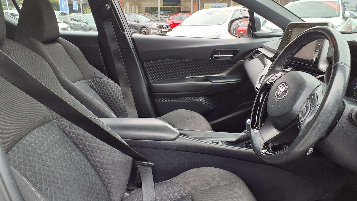 Used Toyota C-HR 2021 for sale - 76286461: Photo 4