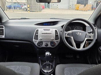 Used Hyundai i20 2011 for sale - 75520639: Photo