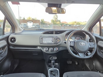 Used Toyota Yaris 2017 for sale - 75493019: Photo