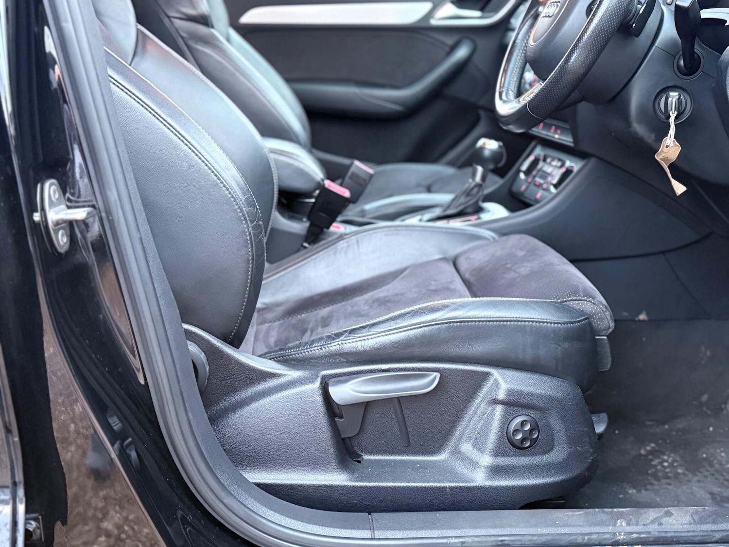 Used Audi Q3 2015 for sale - 77238580: Photo 11