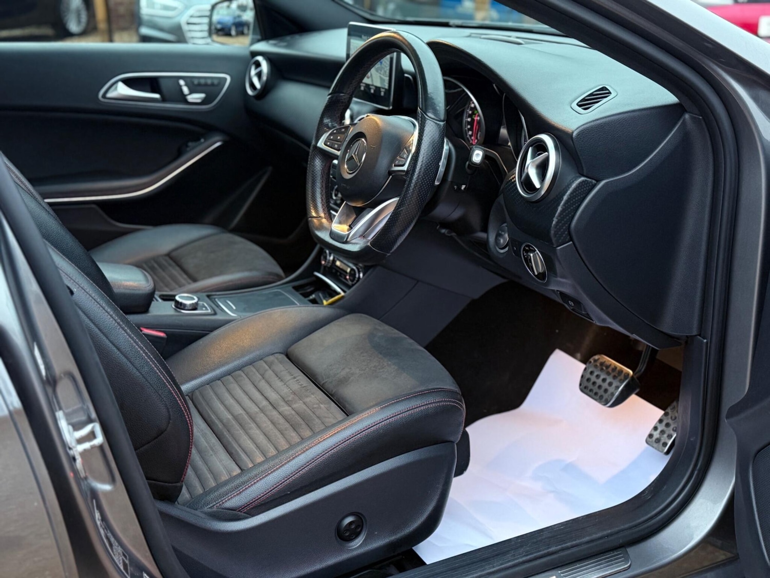 Used Mercedes-Benz A-Class 2015 for sale - 76592618: Photo 5