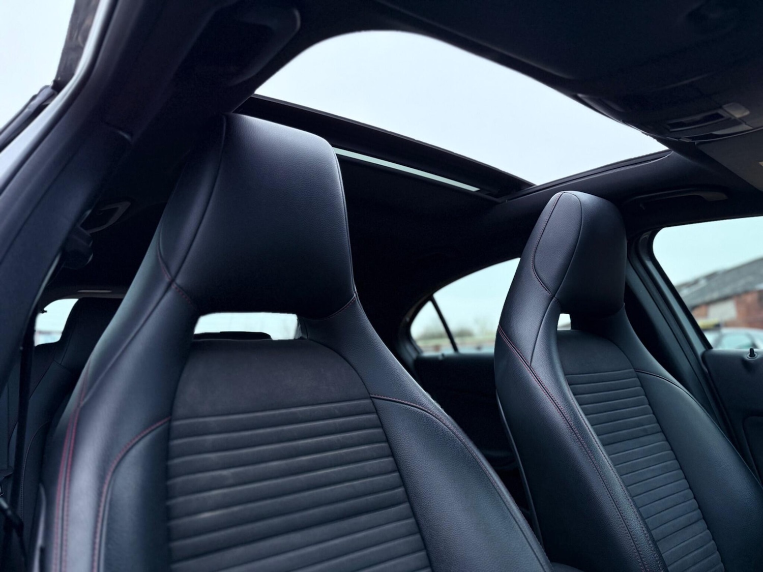 Used Mercedes-Benz A-Class 2015 for sale - 76592618: Photo 6