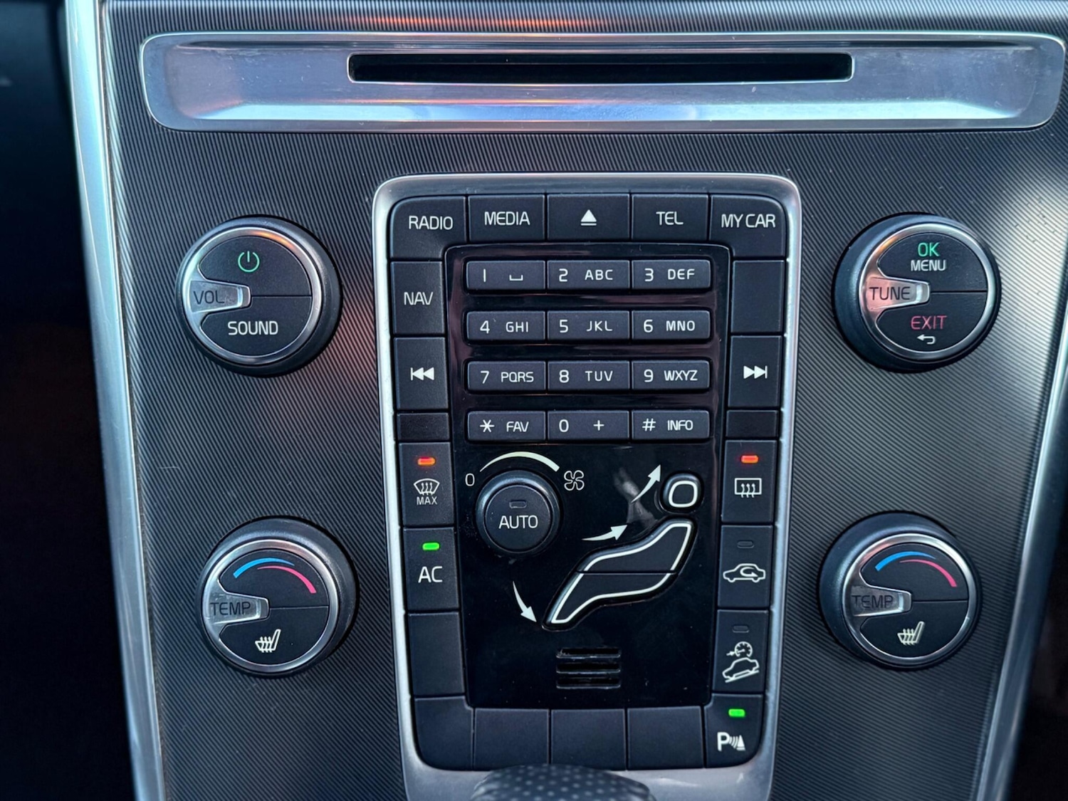 Used Volvo XC60 2012 for sale - 76742364: Photo 27