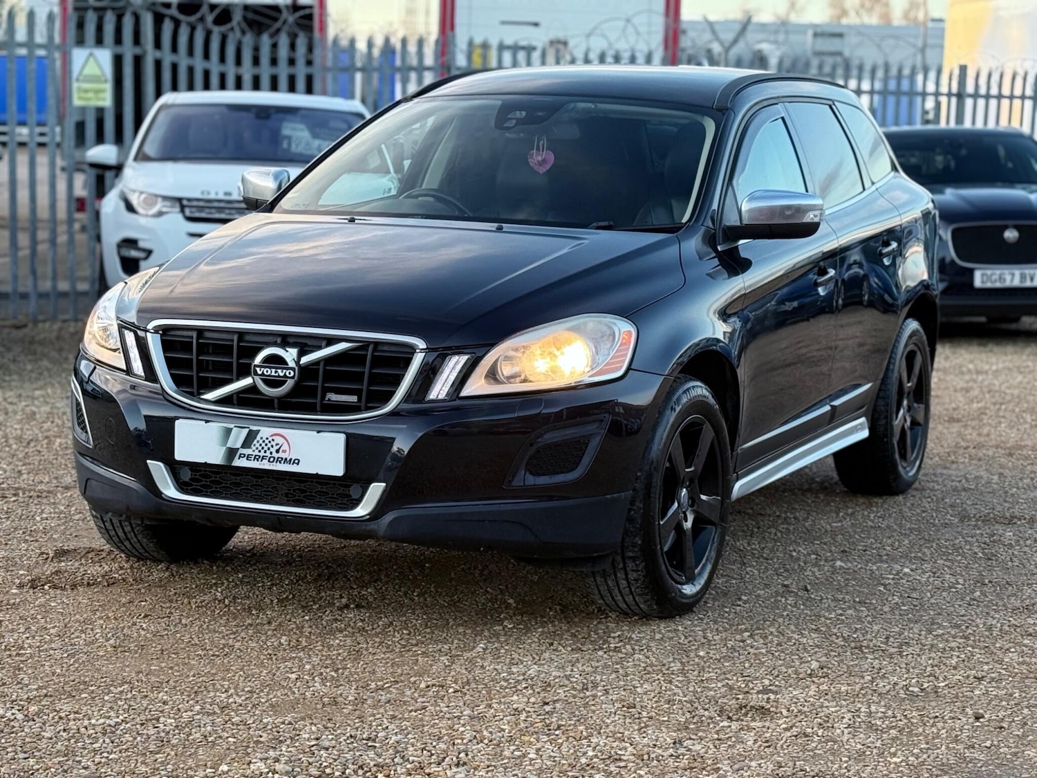 Used Volvo XC60 2012 for sale - 76742364: Photo 3
