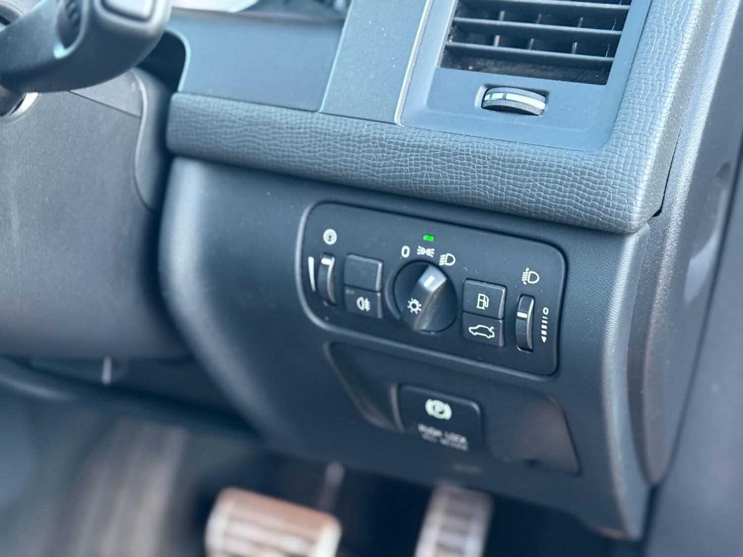 Used Volvo XC60 2012 for sale - 76742364: Photo 34