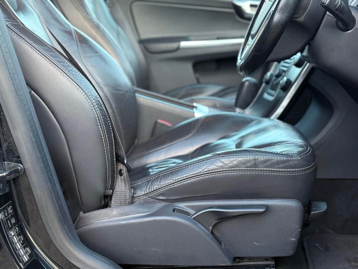 Used Volvo XC60 2012 for sale - 76742364: Photo 36