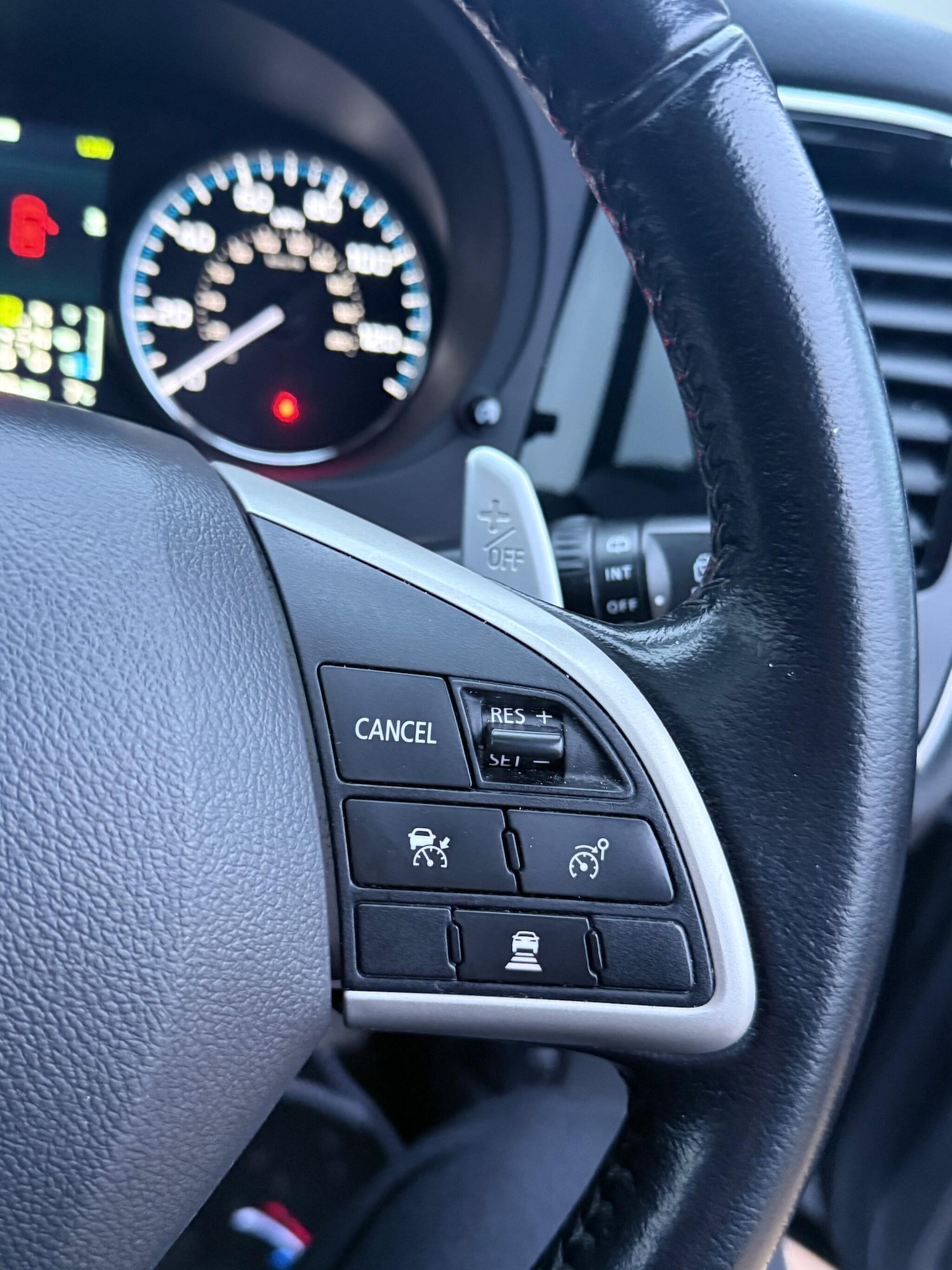 Used Mitsubishi Outlander 2014 for sale - 77737527: Photo 37