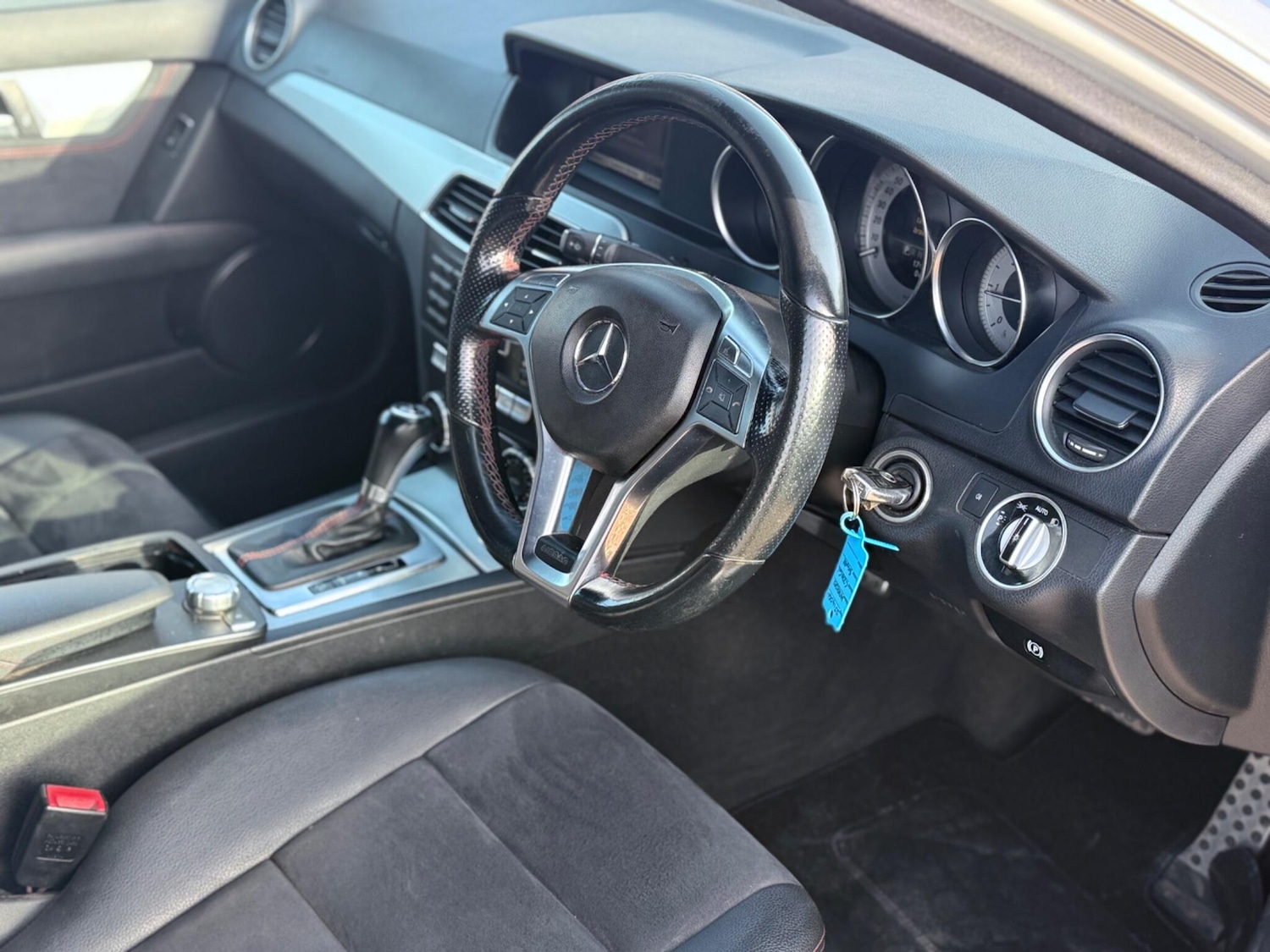 Used Mercedes-Benz C Class 2014 for sale - 77940452: Photo 23