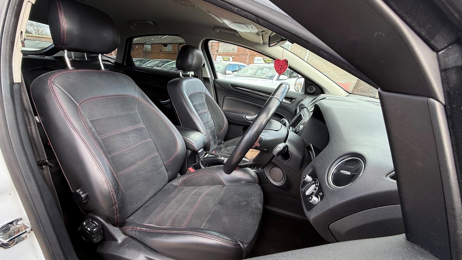 Used Ford Mondeo 2013 for sale - 77892854: Photo 15