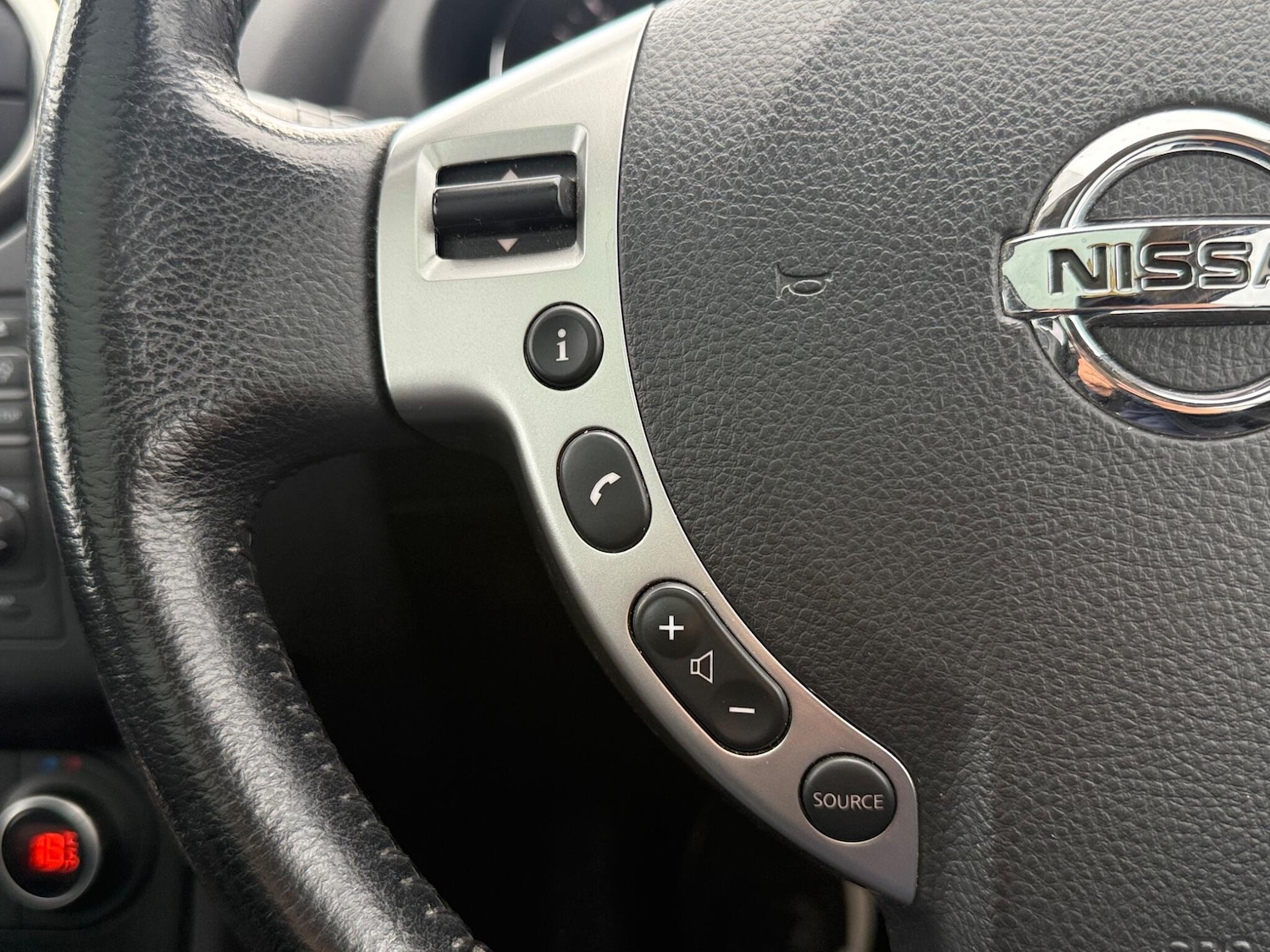 Used Nissan Qashqai 2013 for sale - 76521490: Photo 21