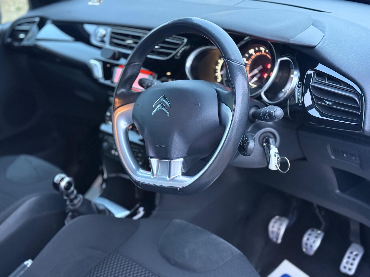 Used Citroen DS3 2014 for sale - 76432154: Photo 21