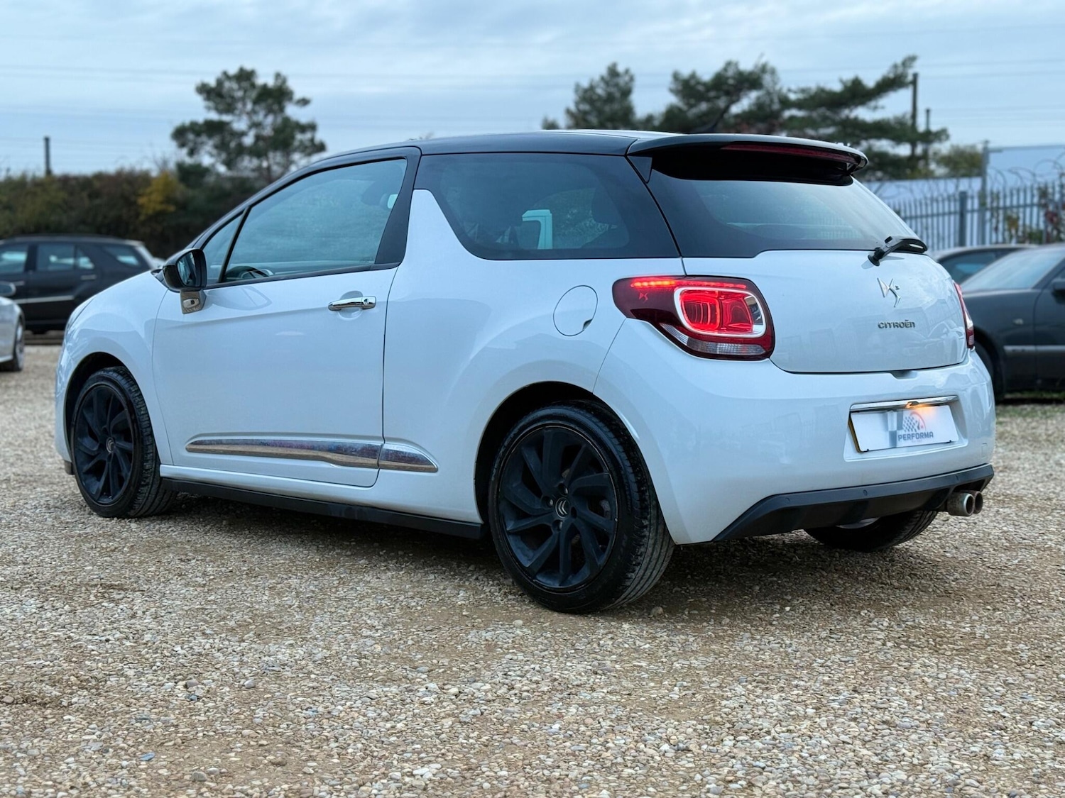 Used Citroen DS3 2014 for sale - 76432154: Photo 4