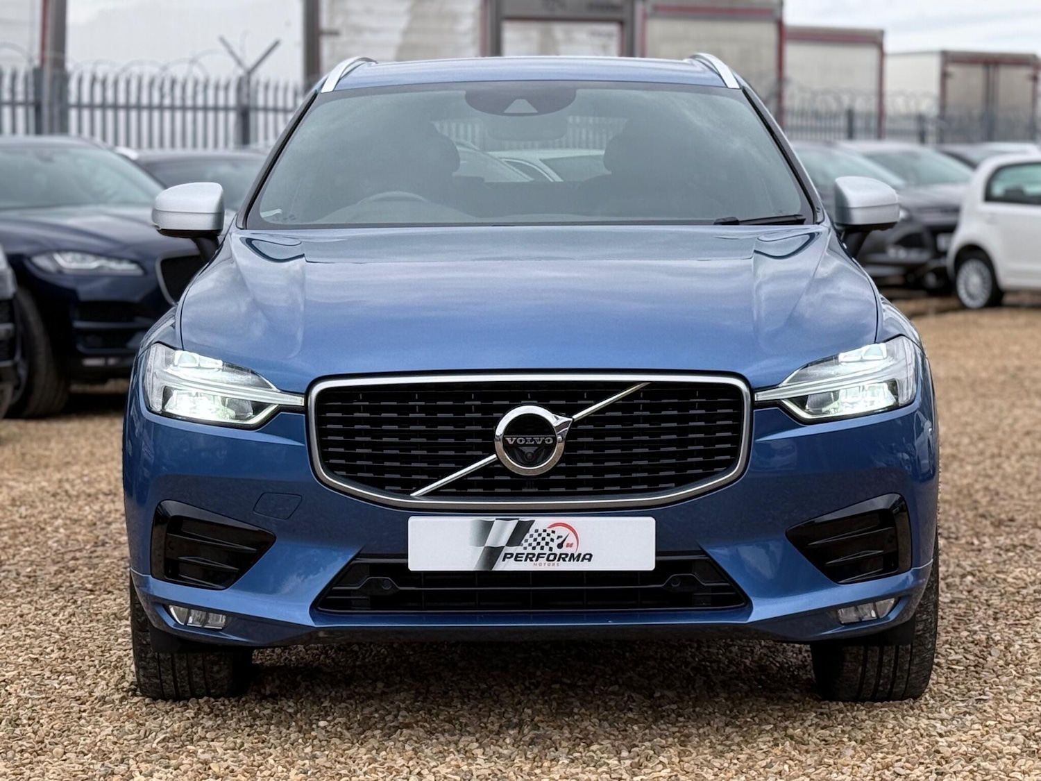 Used Volvo XC60 2018 for sale - 77670750: Photo 2