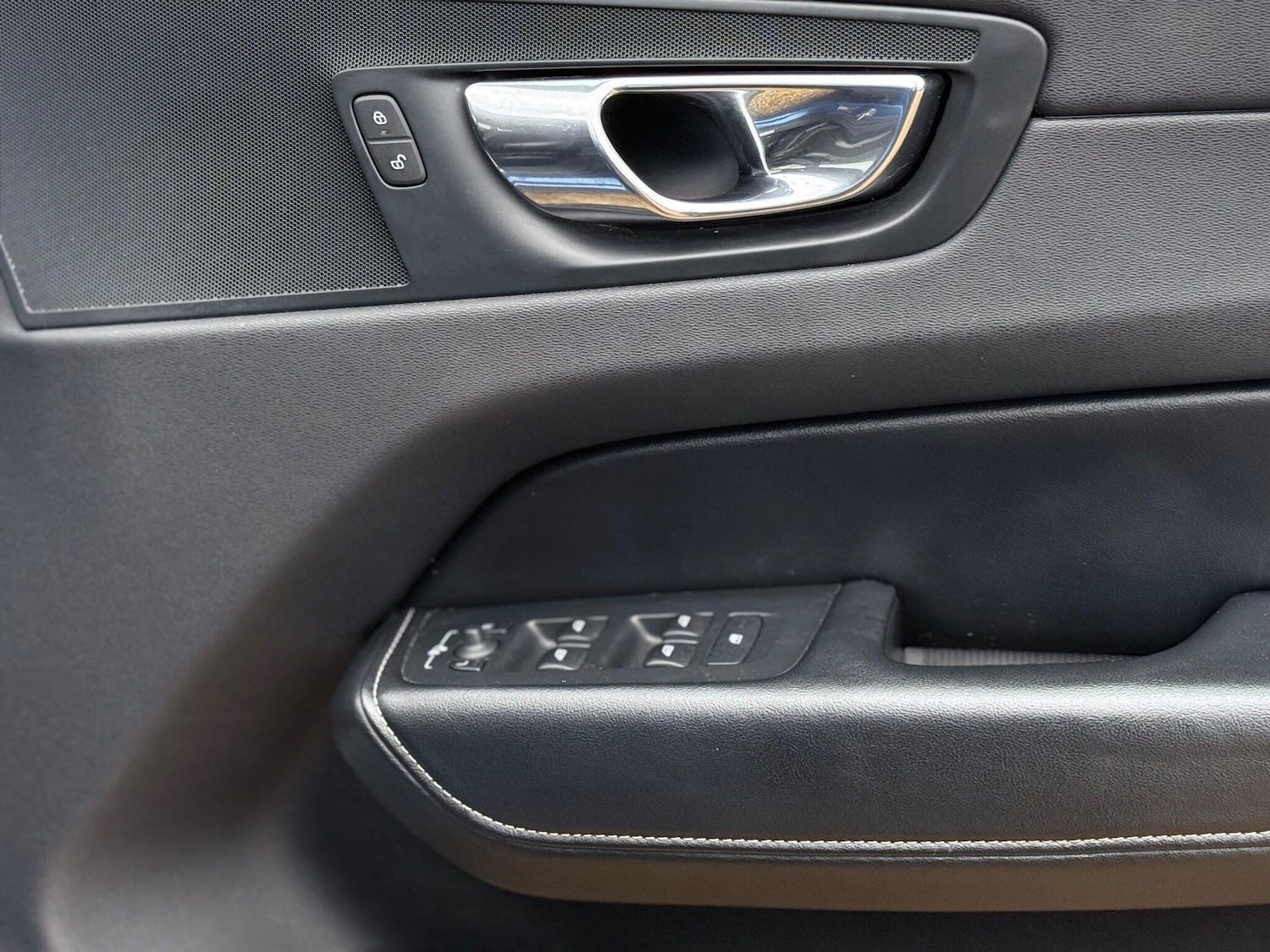 Used Volvo XC60 2018 for sale - 77670750: Photo 22