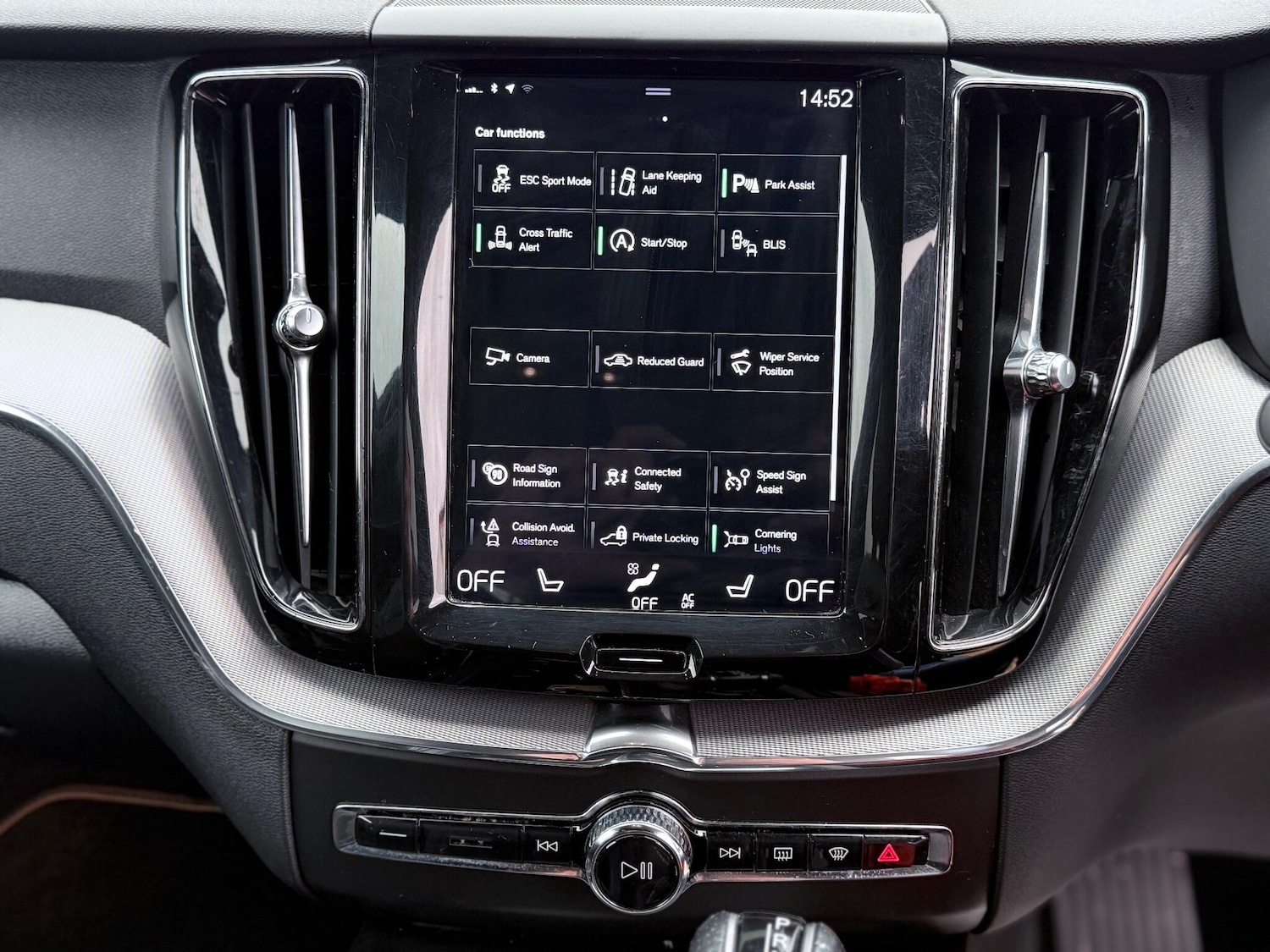 Used Volvo XC60 2018 for sale - 77670750: Photo 29