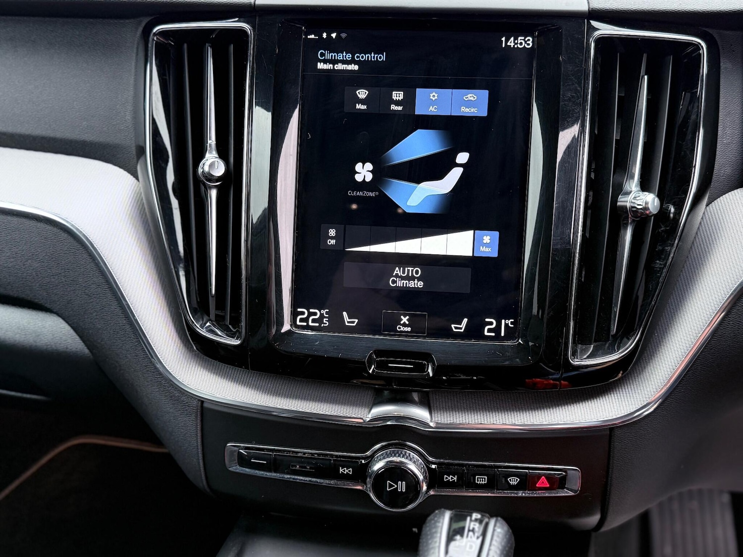 Used Volvo XC60 2018 for sale - 77670750: Photo 30