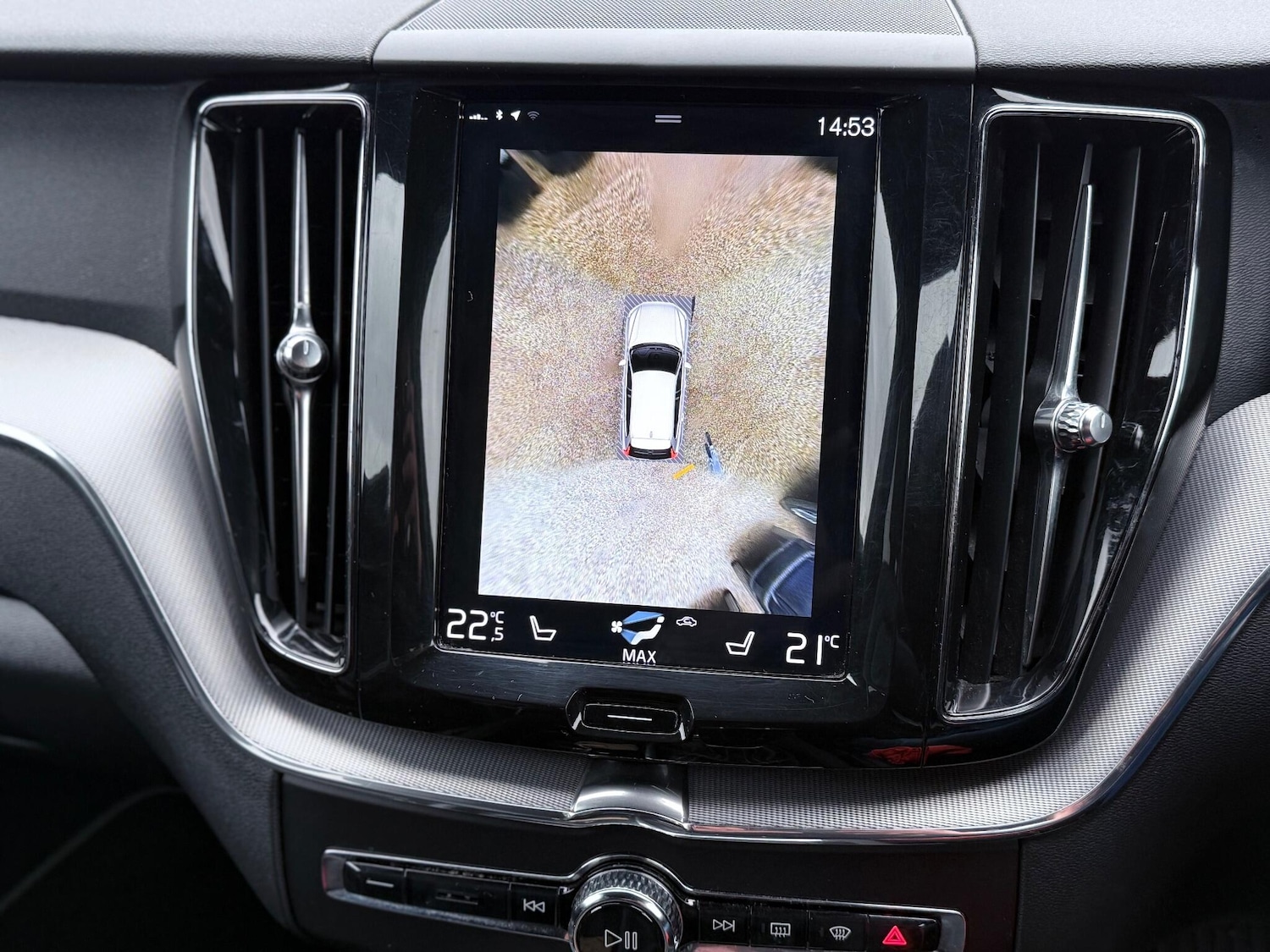 Used Volvo XC60 2018 for sale - 77670750: Photo 32