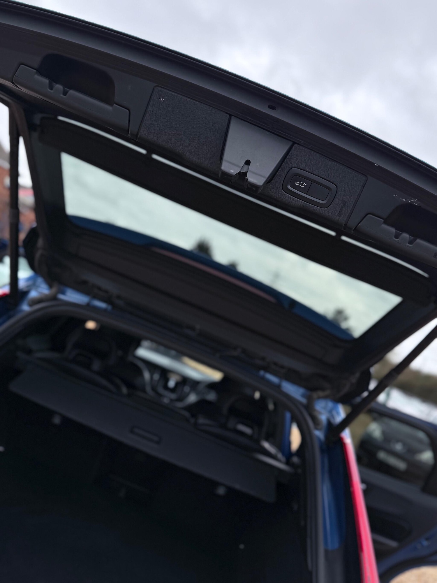 Used Volvo XC60 2018 for sale - 77670750: Photo 42