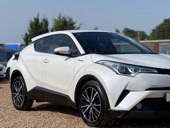 Used Toyota C-HR 2019 for sale - 79169442: Photo