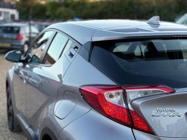 Used Toyota C-HR 2017 for sale - 76072885: Photo 11