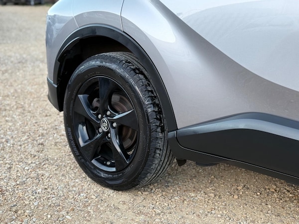 Used Toyota C-HR 2017 for sale - 76072885: Photo 33
