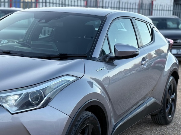 Used Toyota C-HR 2017 for sale - 76072885: Photo 5