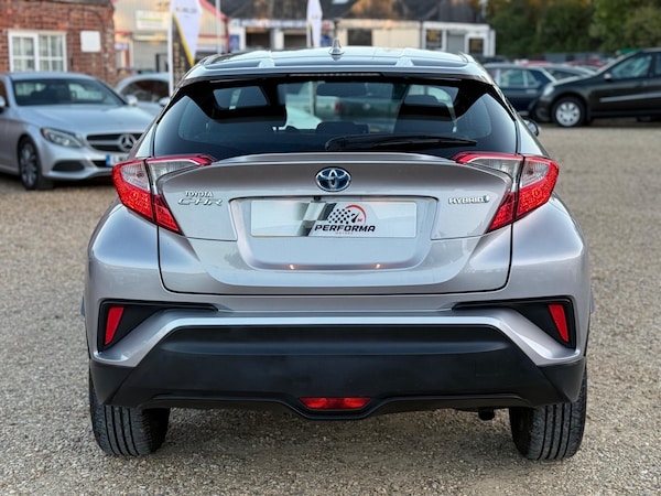 Used Toyota C-HR 2017 for sale - 76072885: Photo 8