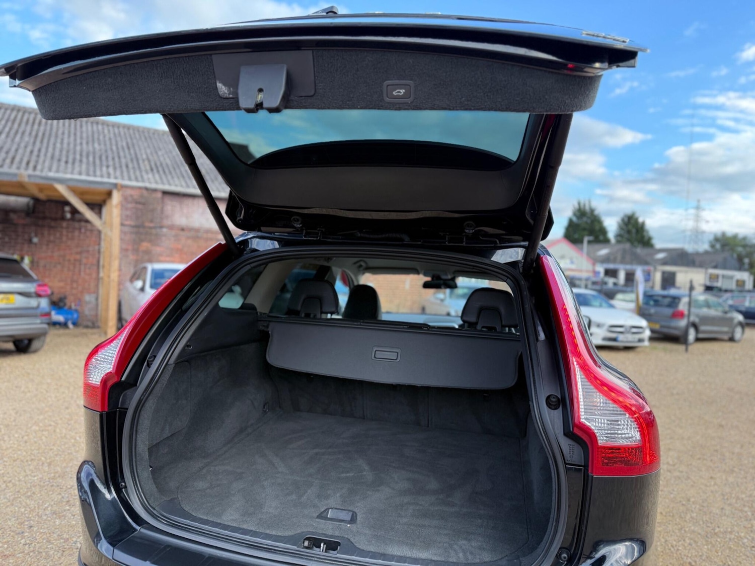 Used Volvo XC60 2012 for sale - 76099401: Photo 18