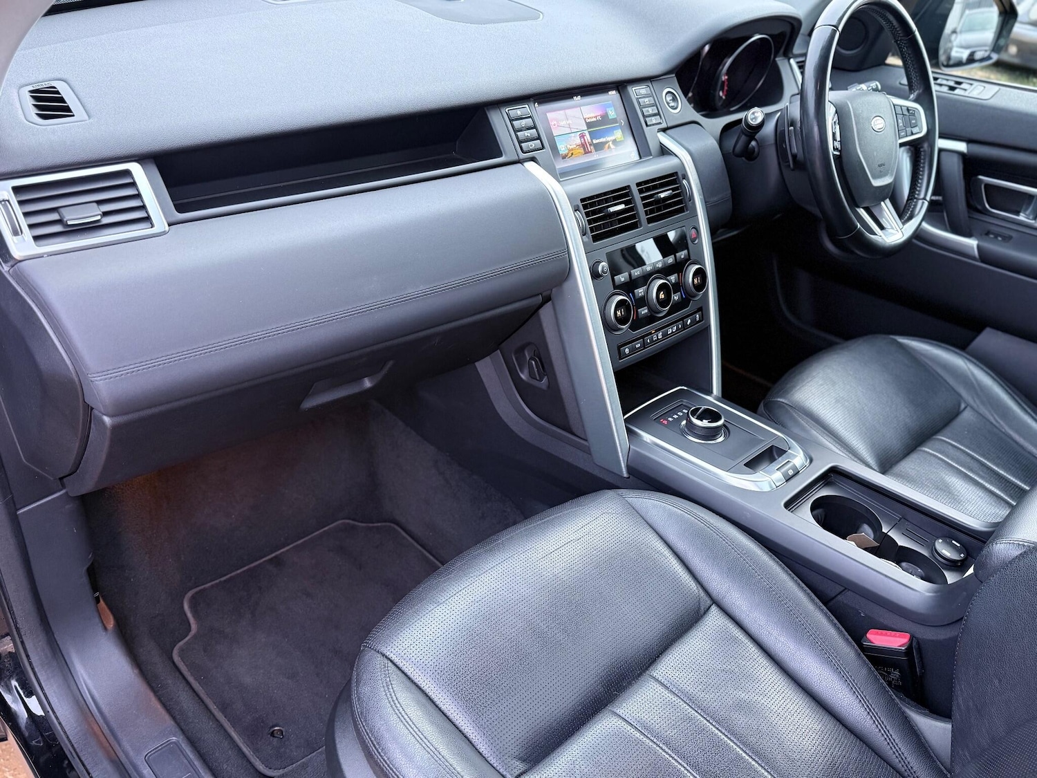 Used Land Rover Discovery Sport 2018 for sale - 77330476: Photo 16