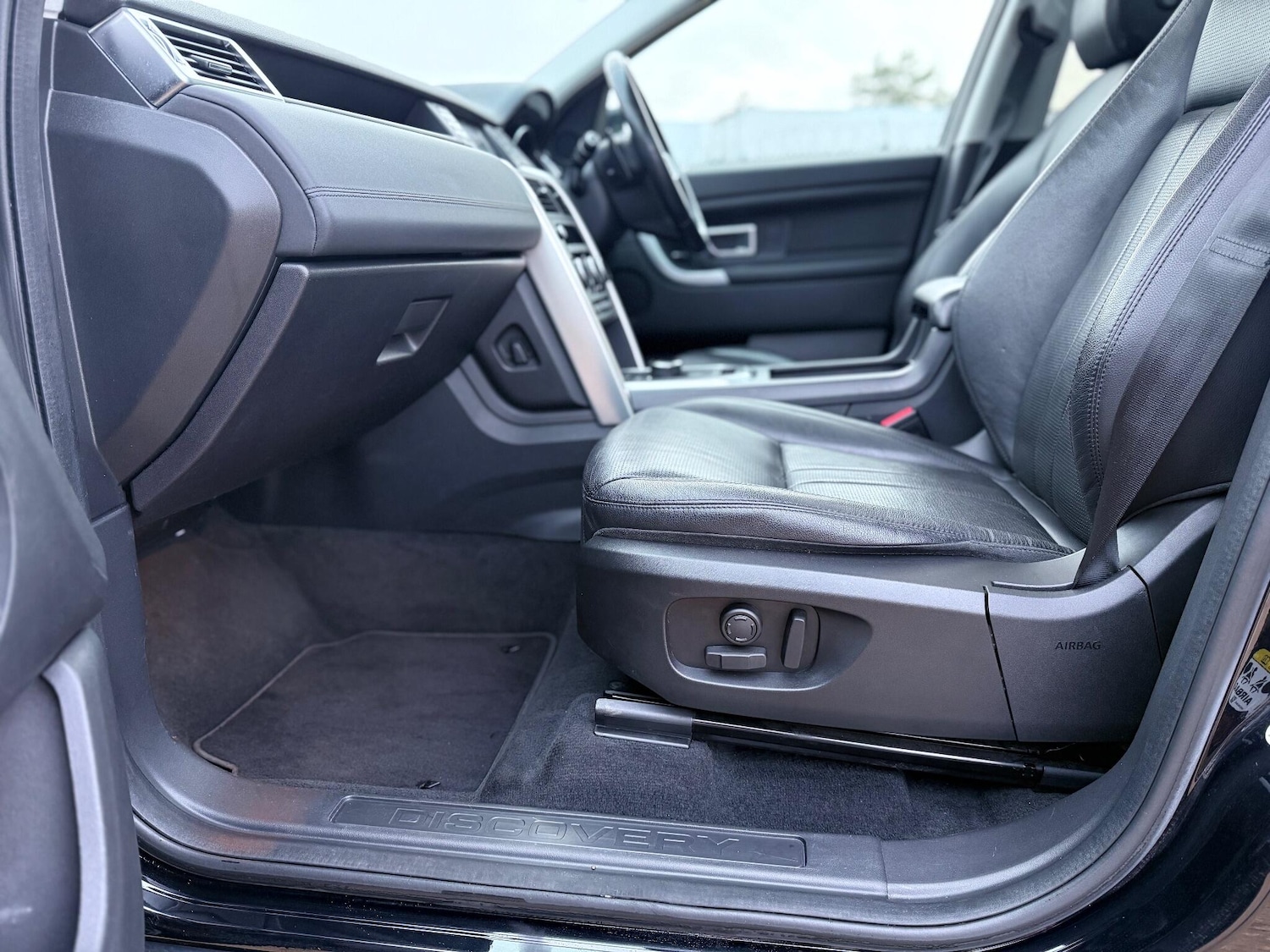 Used Land Rover Discovery Sport 2018 for sale - 77330476: Photo 44